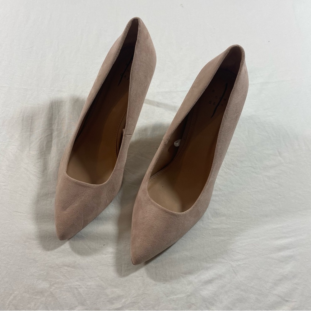 Target Tan Pointed Toe Heels Sleek Design - Picture 6 of 6